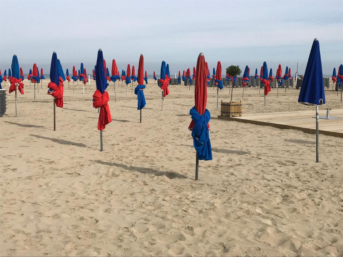 Appartement 3 Chambres Avec Roof Top A 5 Mn De La Plage Deauville Esterno foto