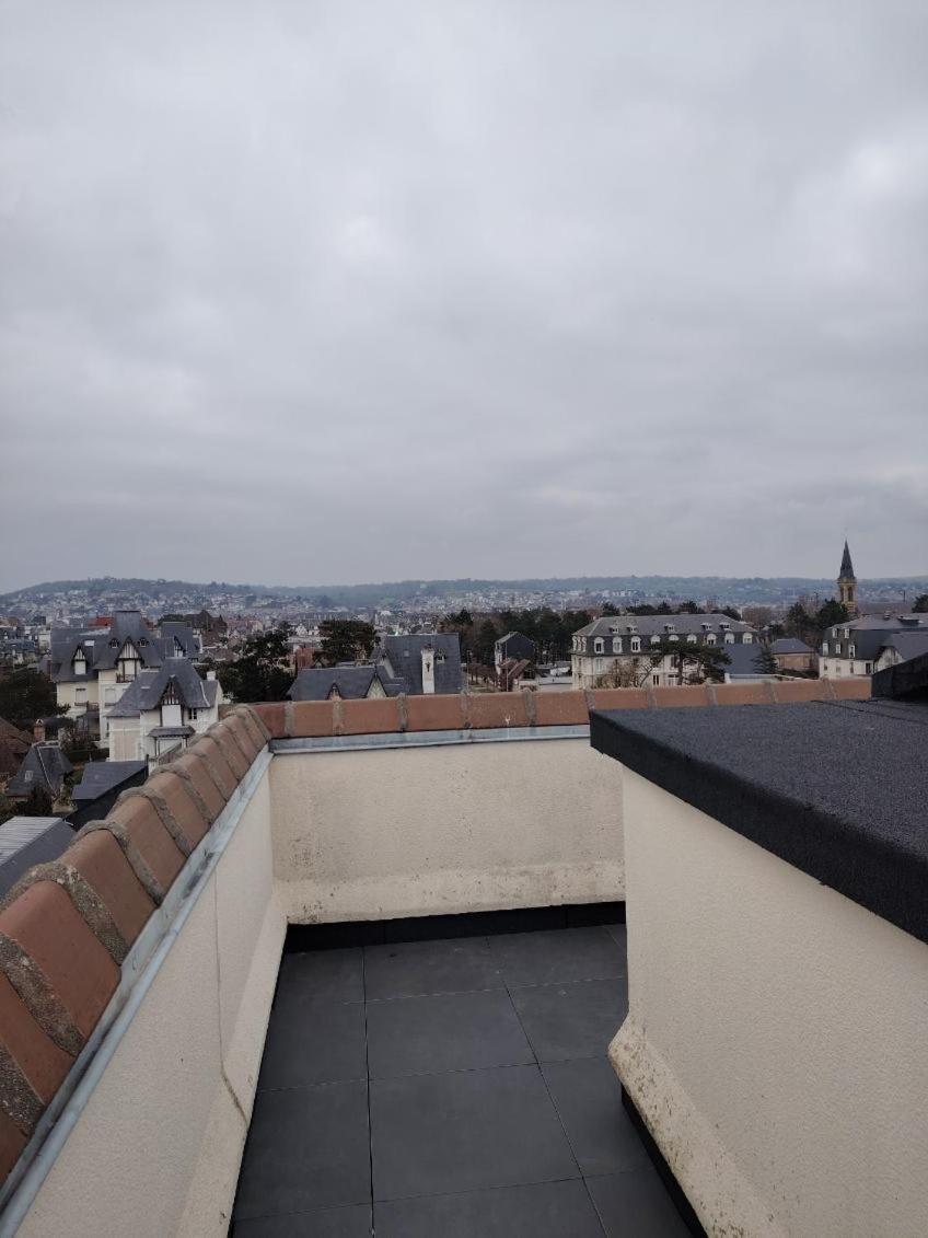 Appartement 3 Chambres Avec Roof Top A 5 Mn De La Plage Deauville Esterno foto